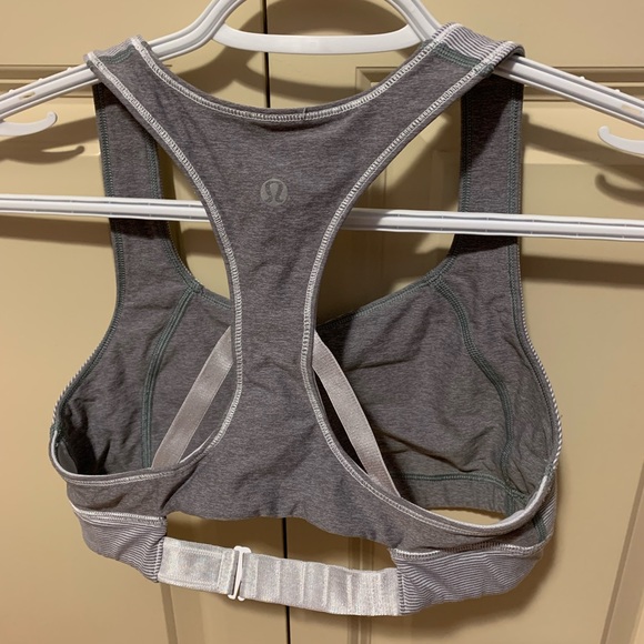 Lululemon Size 6 Reversible Bra - Picture 3 of 4